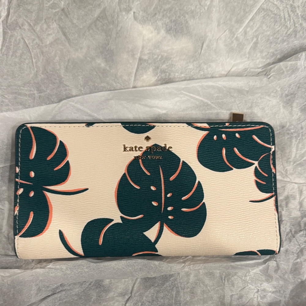 Kate Spade Darcy Monstera leaves slim bifold Wallet like new!
